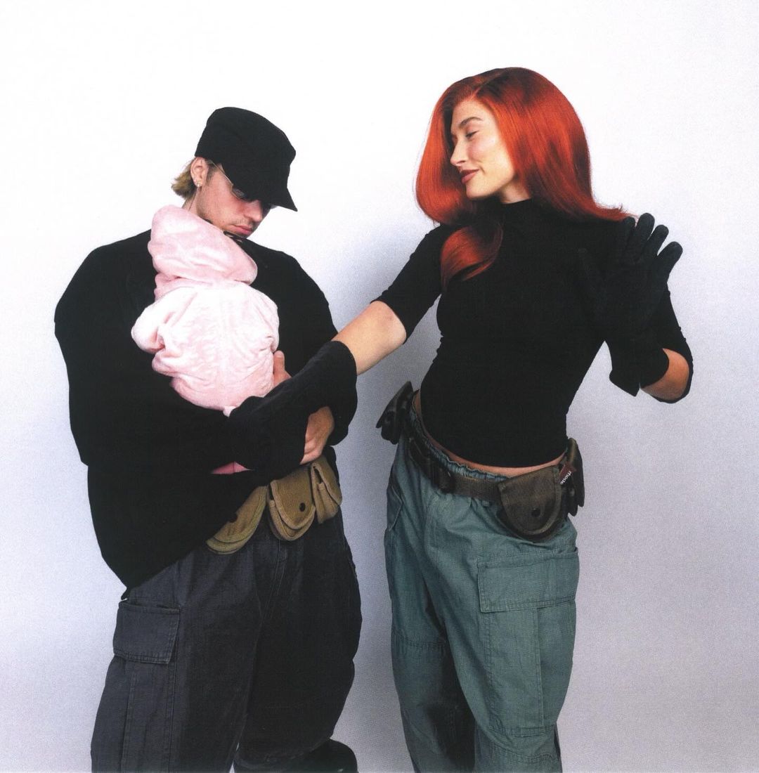 Justin Bieber e Hailey posam juntos no 1º Halloween do filho, Jack Blues