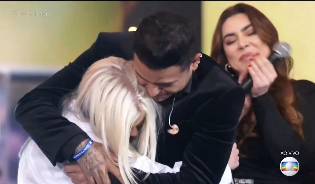 Vídeo: Luísa Sonza e Thierry se emocionam em tributo a Marília Mendonça