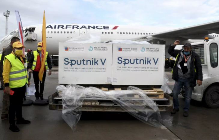 Governadores brasileiros se unem para tentar importar vacina Sputnik V