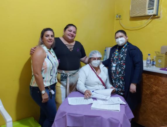 Mulheres encerram Março Lilás fazendo exame preventivo do câncer de colo