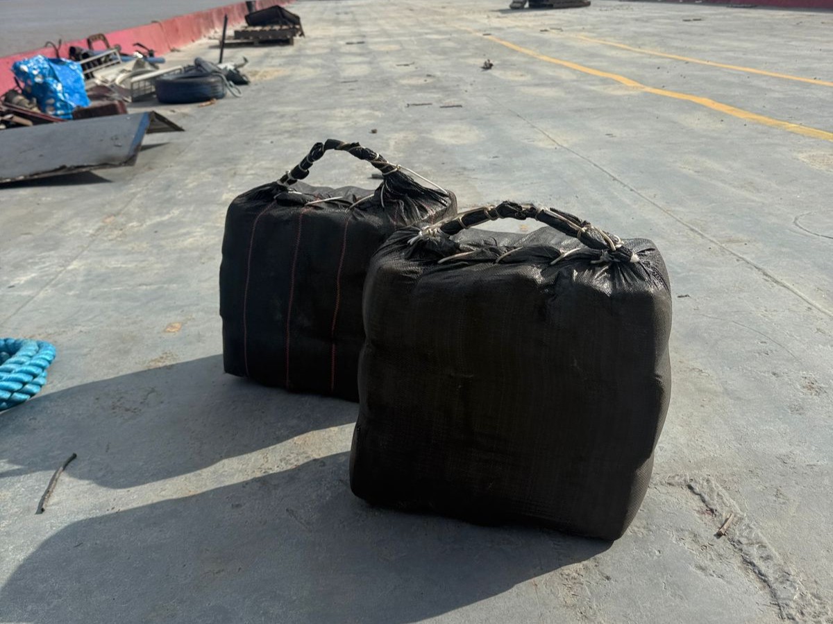 Trio é preso com 42 kg de maconha escondidos no porão de barco em Coari