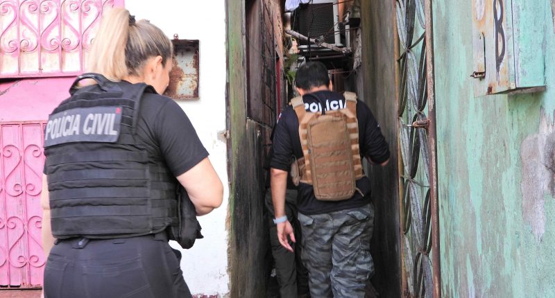 Traficantes são presos durante operação policial em Manaus