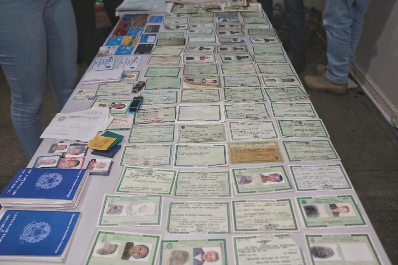 Quadrilha é presa com mais de 140 documentos falsificados em Manaus