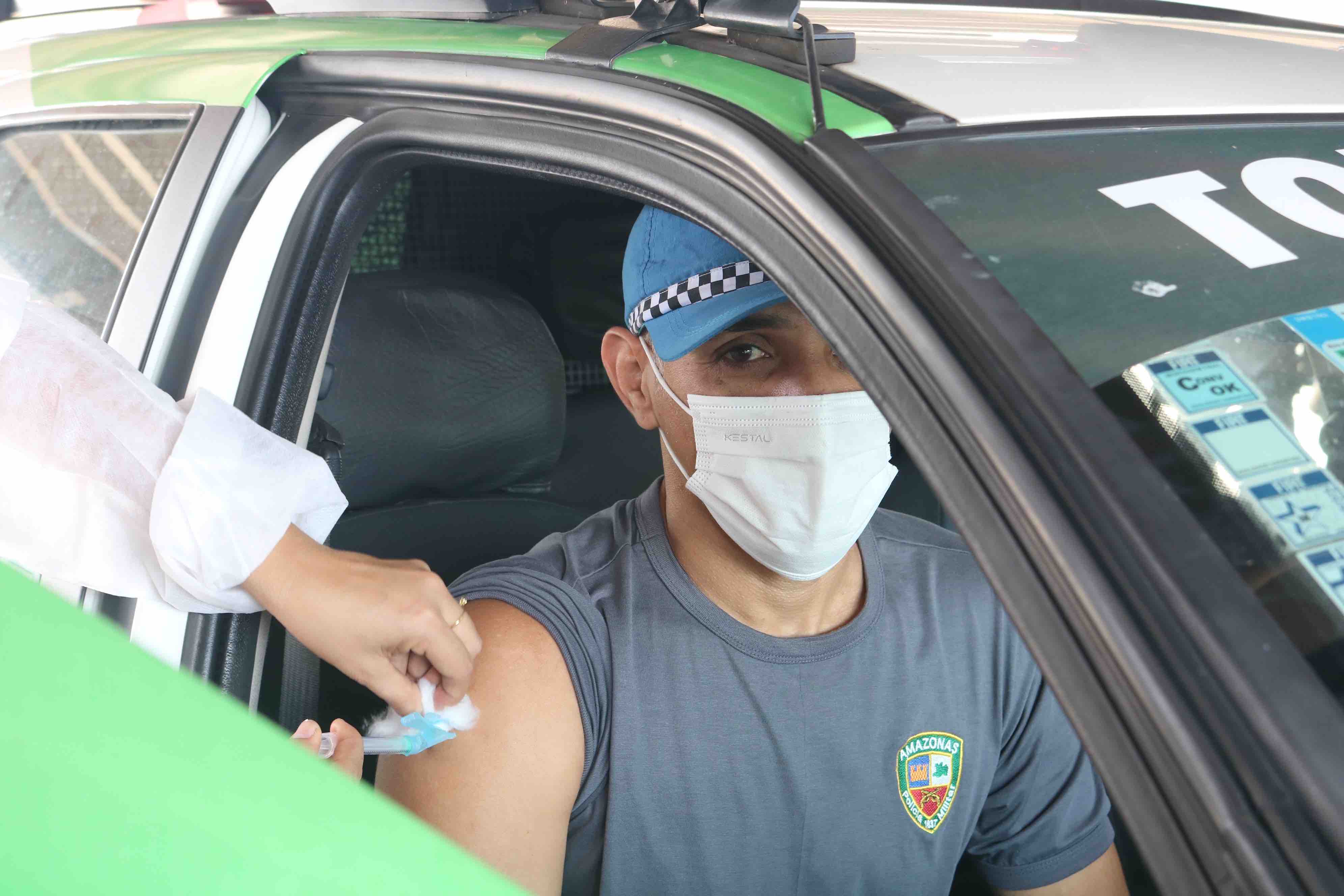 Covid-19: Agentes da segurança pública são vacinados com 2ª dose da vacina