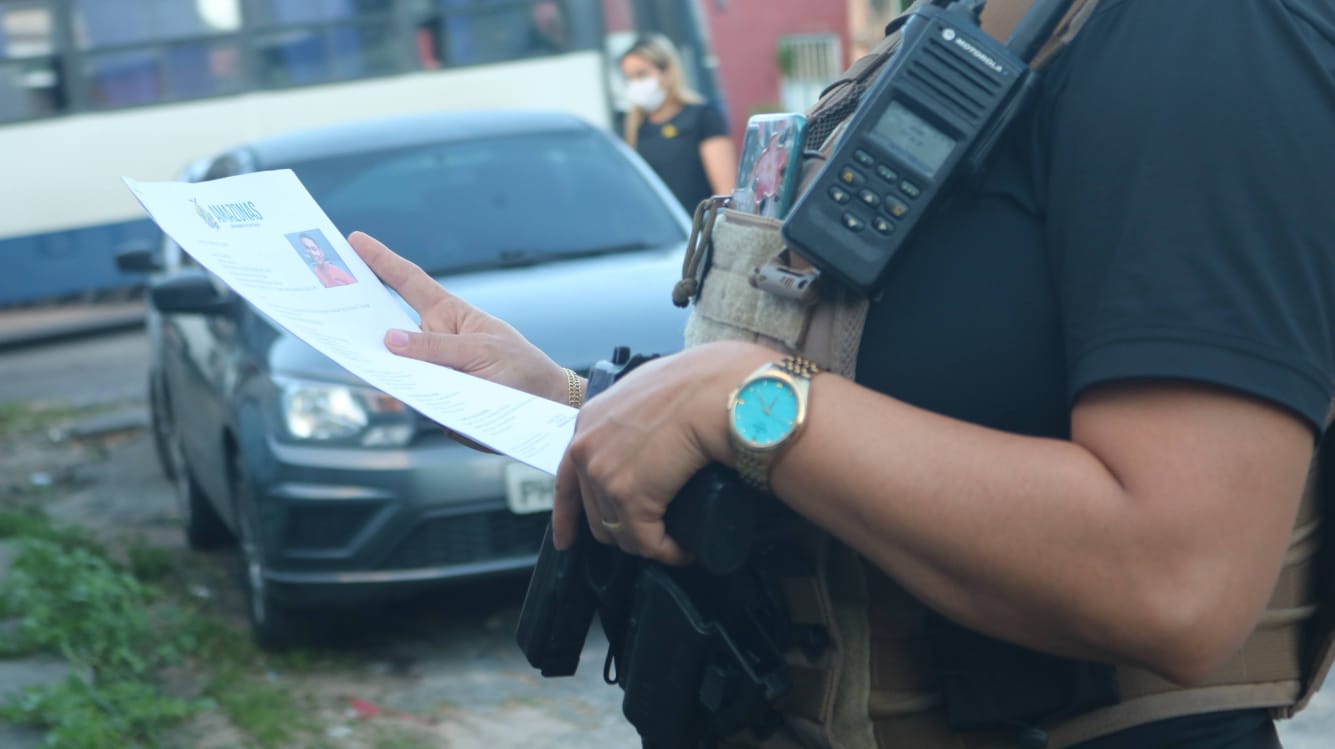 Suspeito de mais de 10 roubos é preso enquanto trabalhava em Manaus