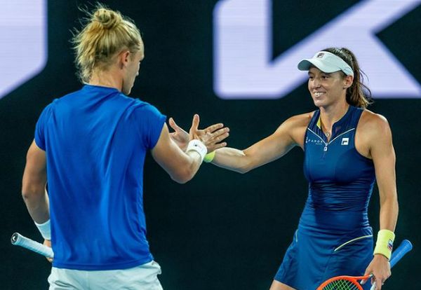 Stefani e Matos batem outra dupla da casa e vão à final do Australian Open