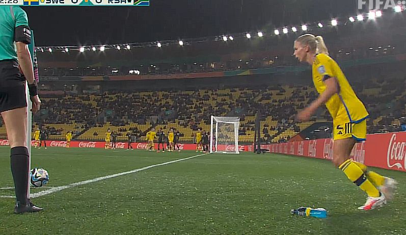 Suécia sofre, mas vence África do Sul de virada com gol no final