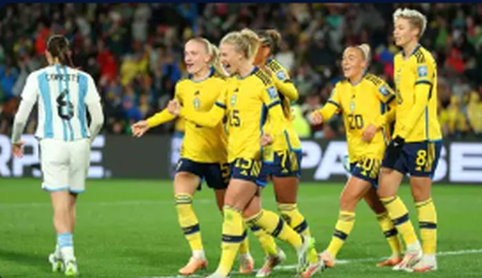 Suécia segue 100% na Copa ao vencer a Argentina e pega EUA nas oitavas