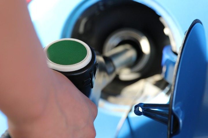 À véspera do Dia Livre de Impostos, posto vende gasolina a R$ 6,95 em Manaus