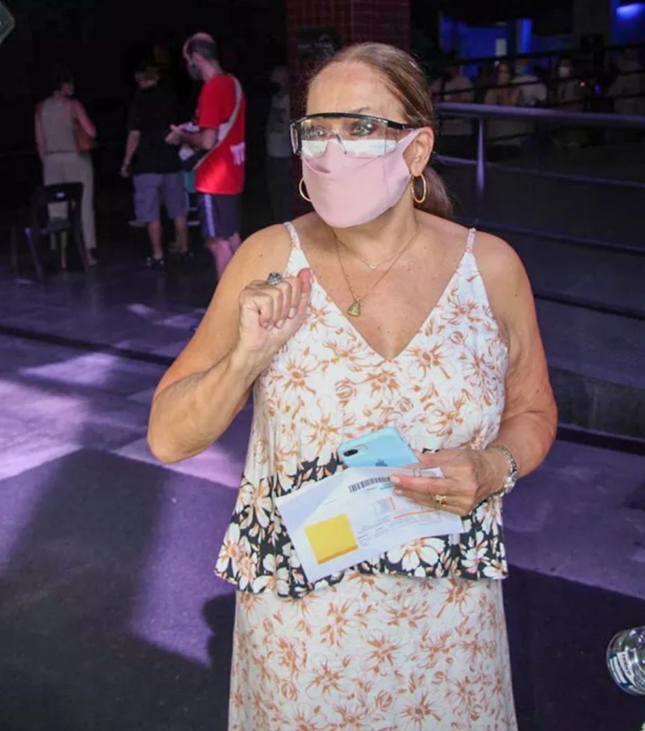Aos 78, Susana Vieira é vacinada contra covid-19 no Rio 
