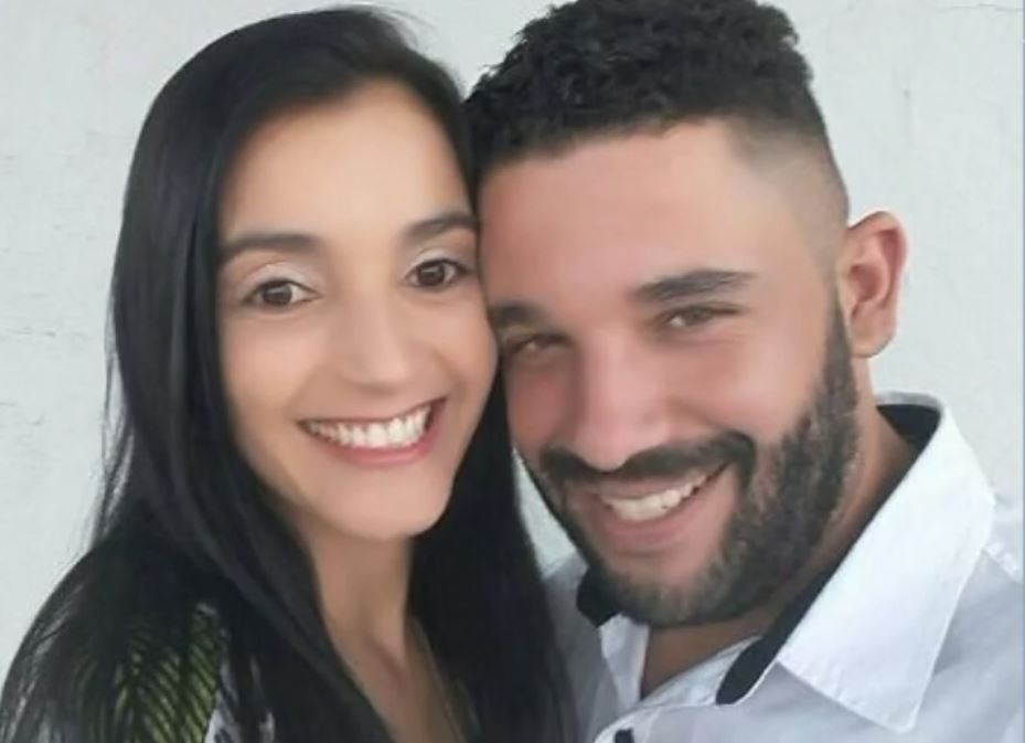 Homem se irrita com mordida durante sexo e mata esposa a facadas