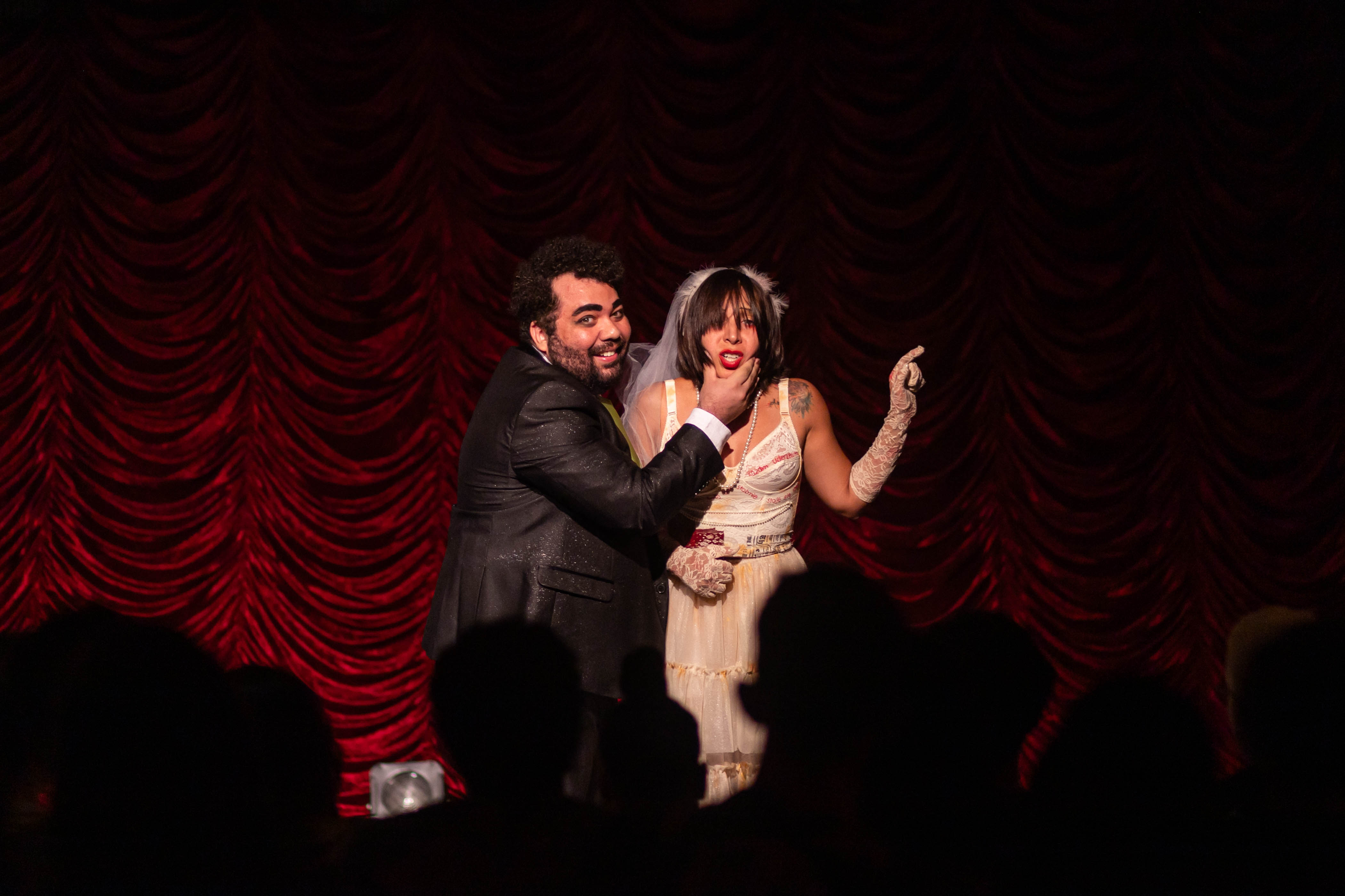 Temporada de ‘Cabaré Chinelo’ começa nesta sexta no Teatro Gebes Medeiros