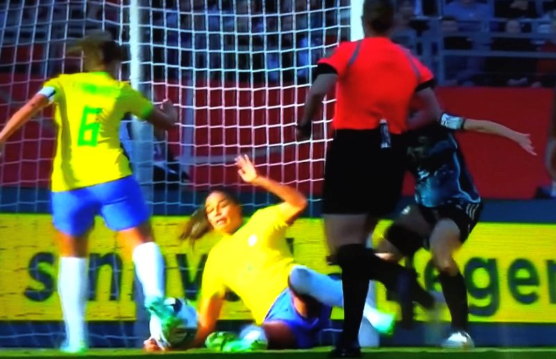 Brasil joga bem e derrota seleção da Alemanha em casa