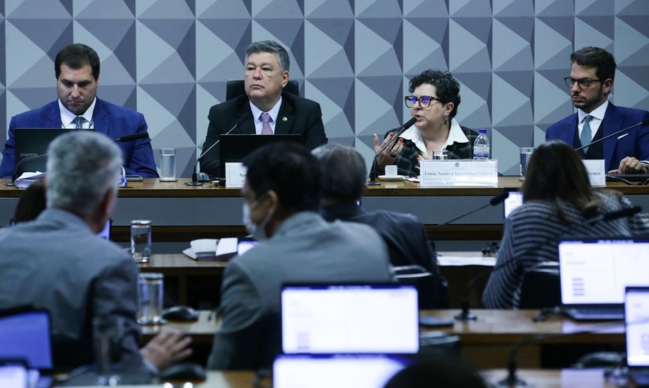 Ex-conselheira diz que avisou sobre irregularidades no INSS desde 2019