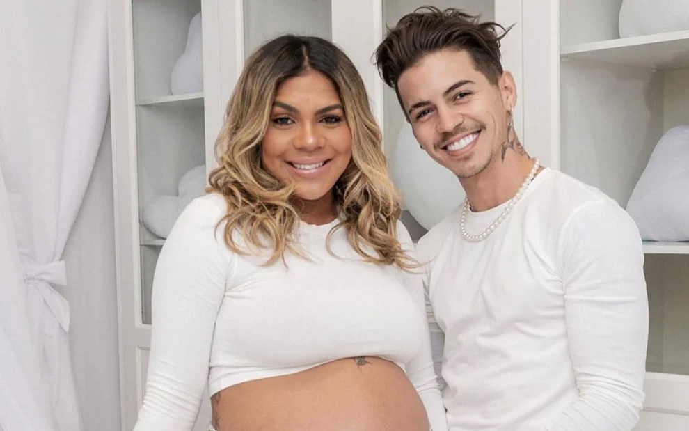 De resguardo, Tays Reis passa mal e é submetida a cirurgia de emergência