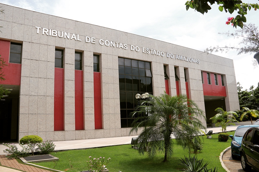 TCE-AM notifica Atalaia do Norte e Santo Antônio do Içá