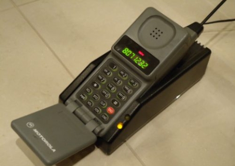 Hoje completam-se 30 anos que o celular chegou ao Brasil