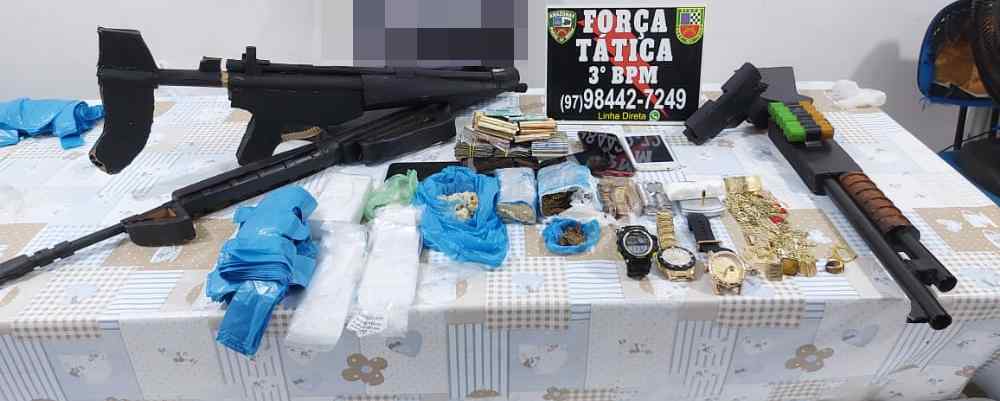 Mulher é presa em flutuante com drogas e armas no Amazonas