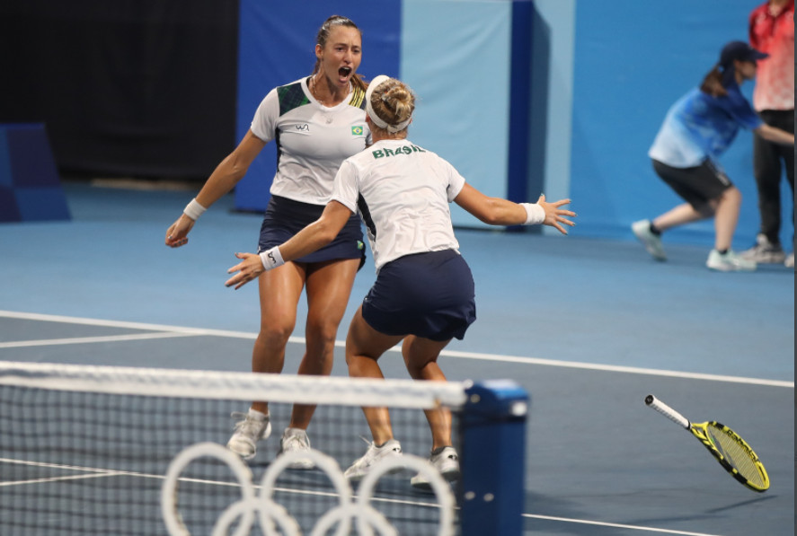 Stefani e Pigossi levam o bronze nas Olimpíadas e conquistam 1ª medalha brasileira no tênis