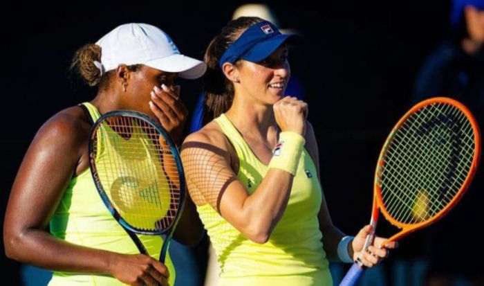 Dupla de Stefani vai à semi e Bia Haddad às quartas no WTA de Adelaide
