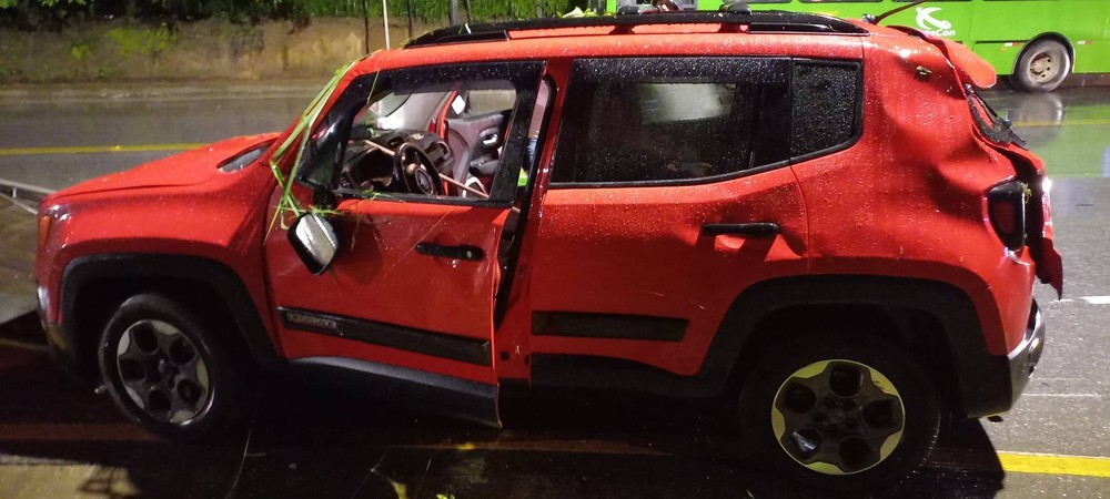 Empresário corre nu após ser roubado por novinhas que conheceu em festa