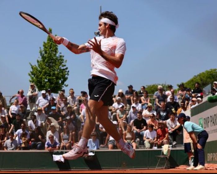 Wild brilha sob pressão, supera argentino e vai à 3ª fase em Roland Garros