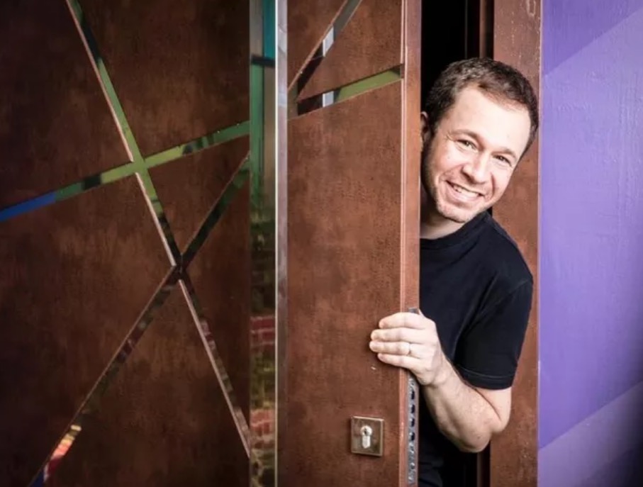 Saiba a verdade sobre saída de Tiago Leifert do Big Brother Brasil