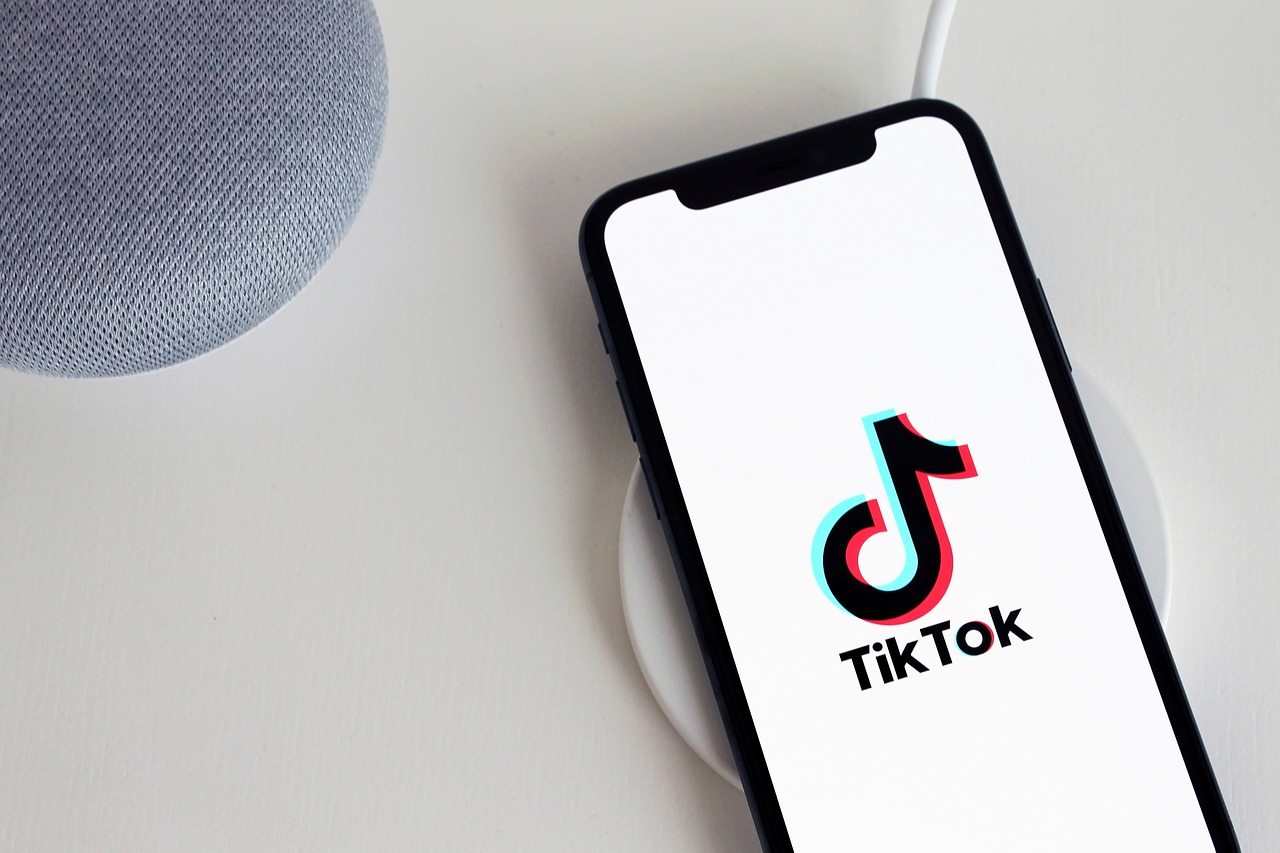 Câmara aprova projeto de lei que pode banir TikTok nos EUA