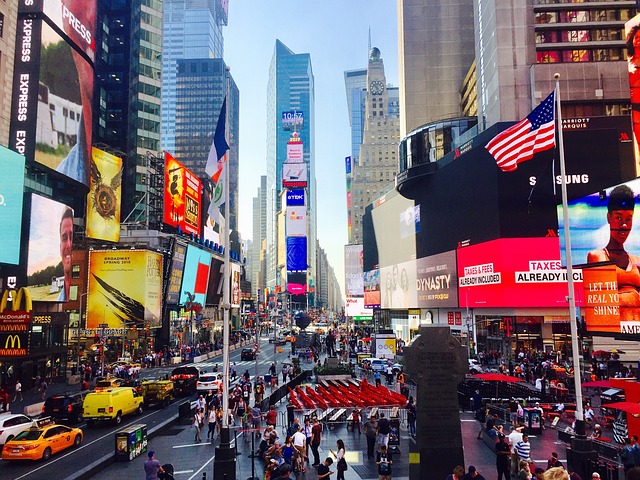 Vacinação de turistas em Nova York deve começar em breve, afirma prefeito