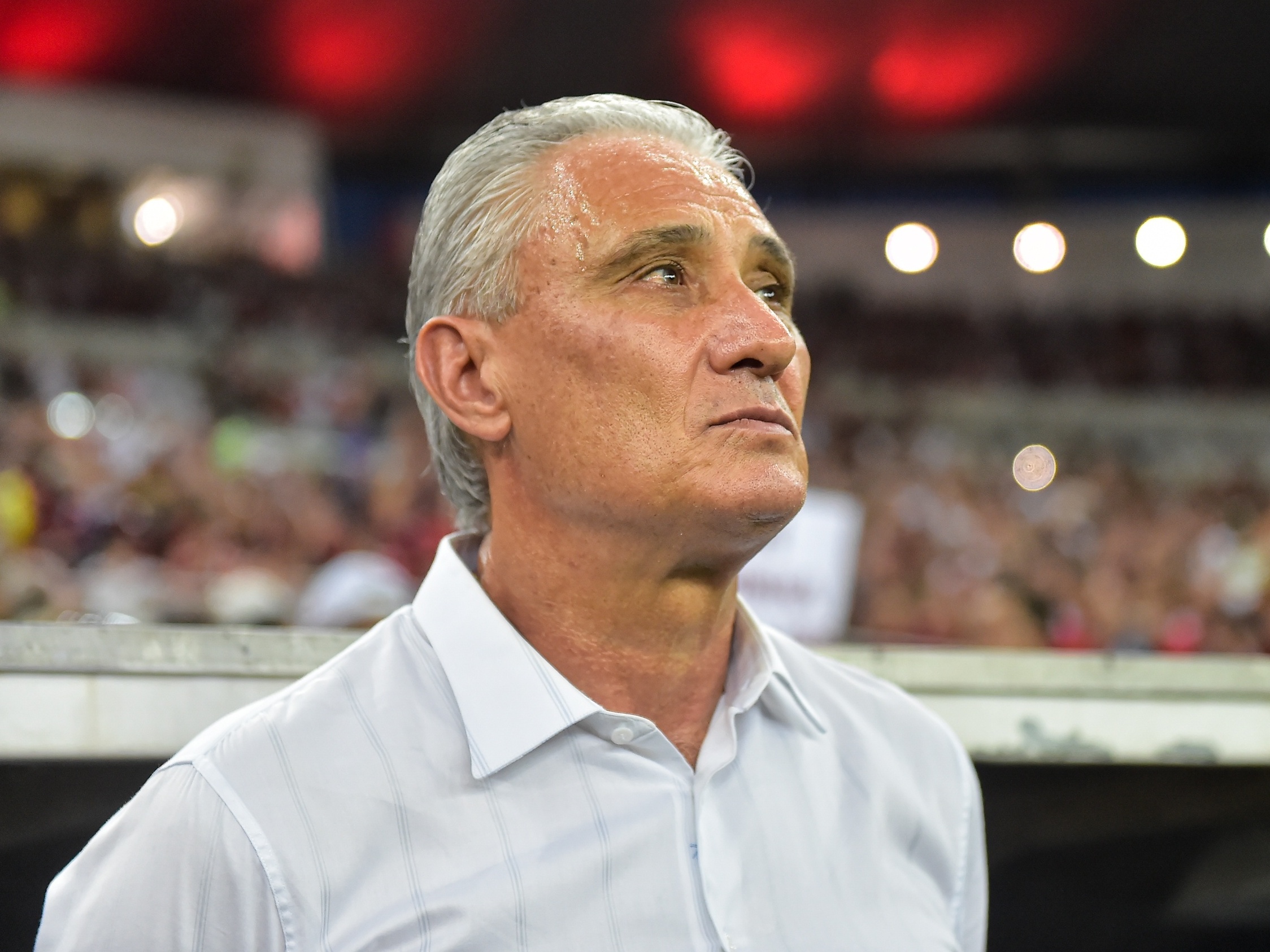 Quais posições o Flamengo prioriza no mercado para a próxima temporada