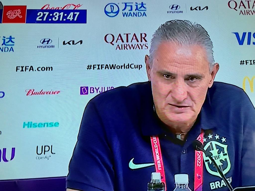 Tite repete última Copa, se fecha com família e aguarda para decidir futuro