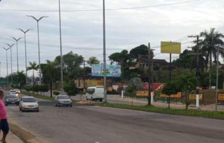 Após engolir carreta e passar dias em obra, av. Torquato Tapajós é liberada