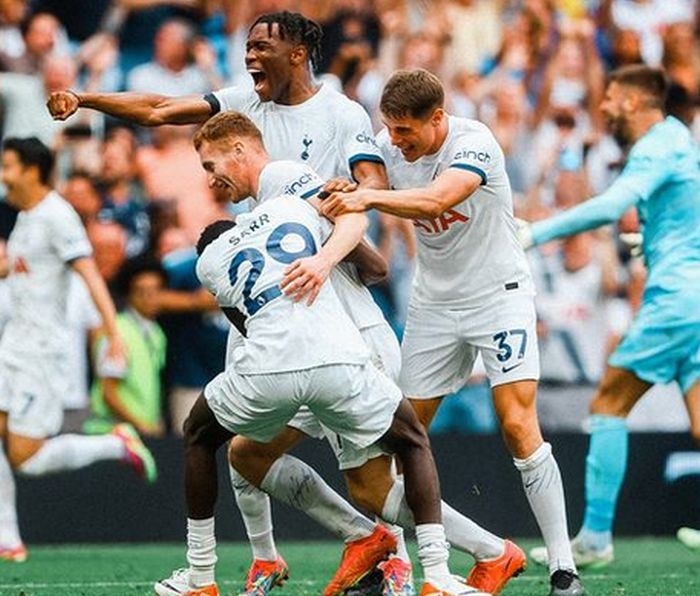 Richarlison quebra jejum e comanda virada do Tottenham na Premier League