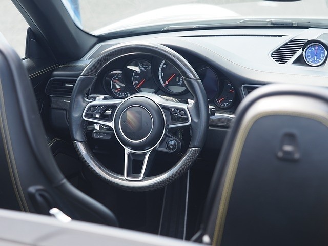 Piloto automático da Tesla pode ter causado acidente que deixou 2 mortos