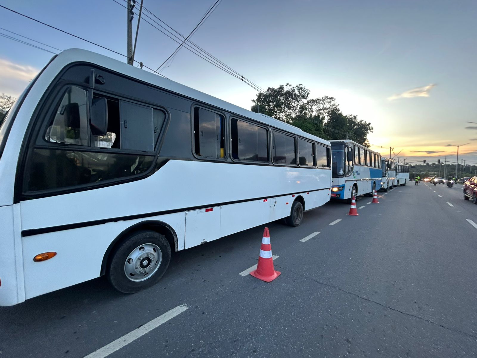 Motoristas são autuados por transporte ilegal durante operação em Manaus