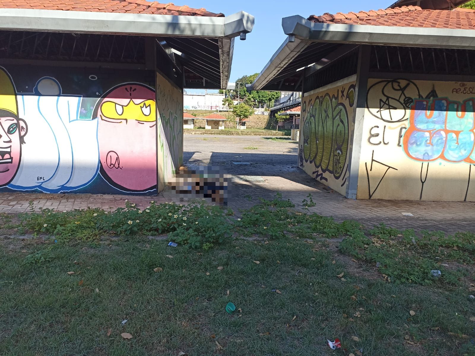 Homem é atacado e degolado ao lado de feira em Manaus