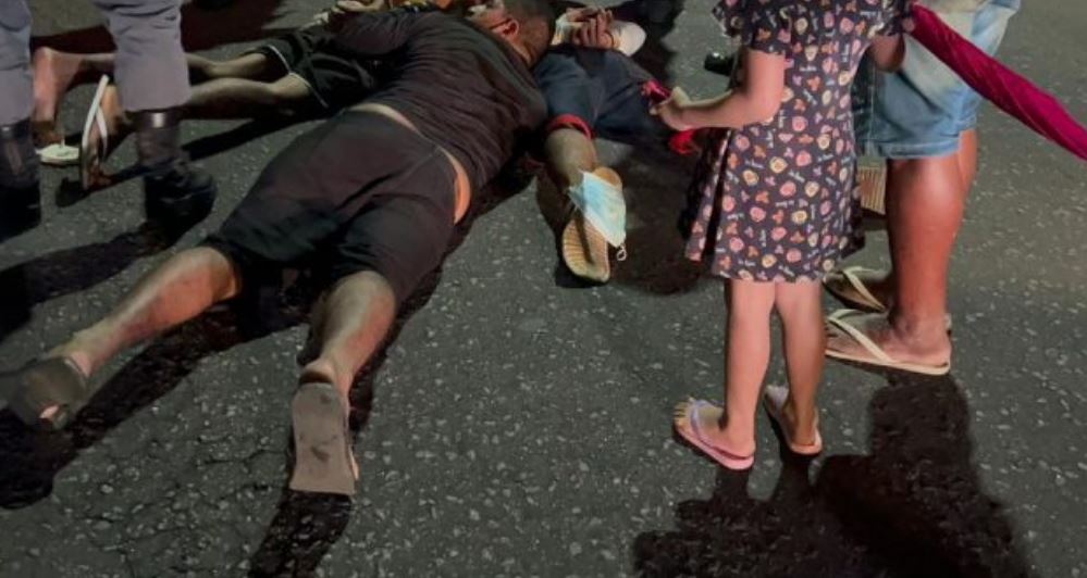 Com arma de brinquedo, trio é preso suspeito de assalto a ônibus em Manaus 