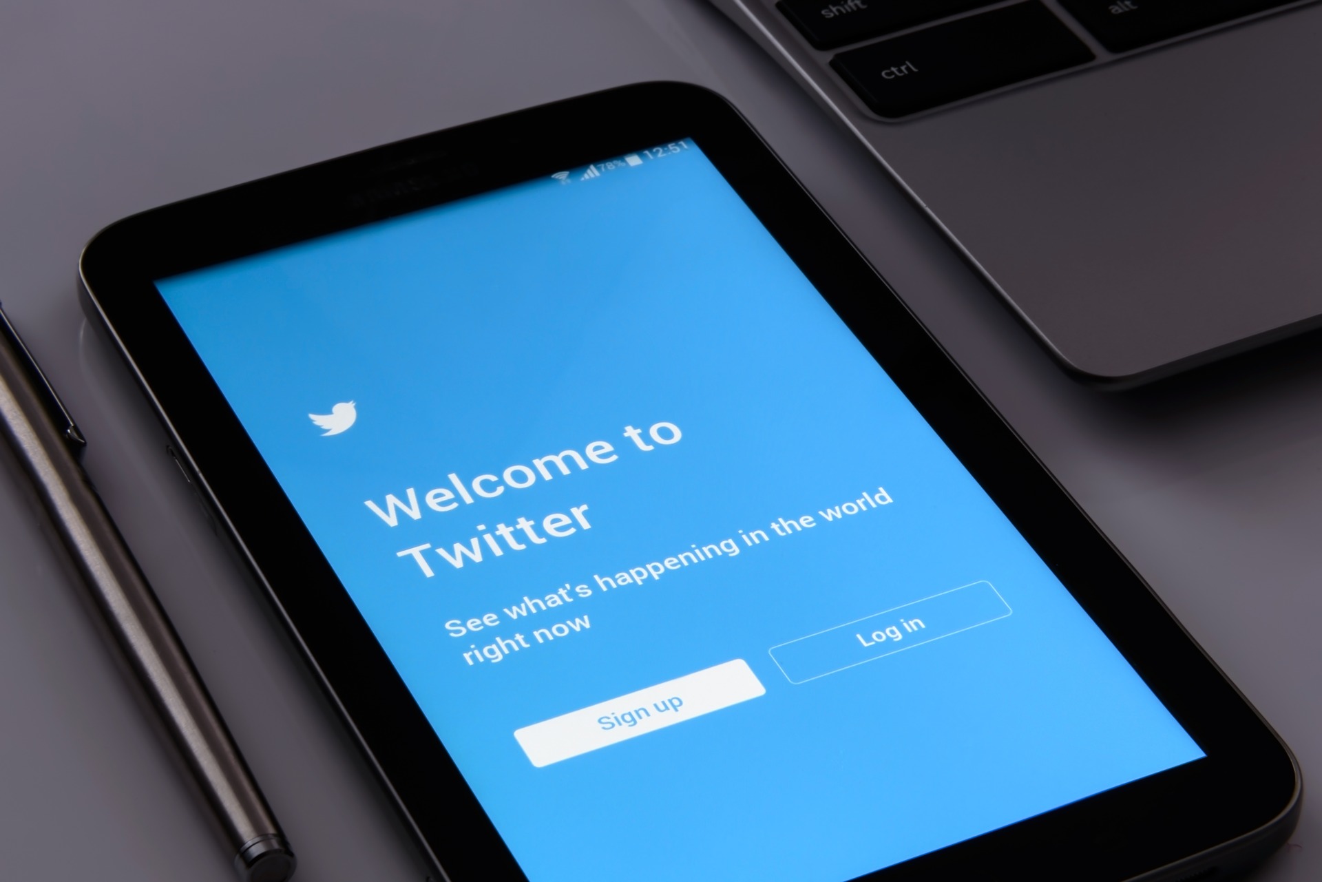Twitter lança botão de editar tweets ofensivos 