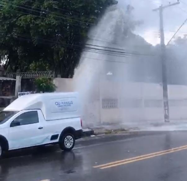 Moradores ficam sem água após tubulação romper na Cidade Nova