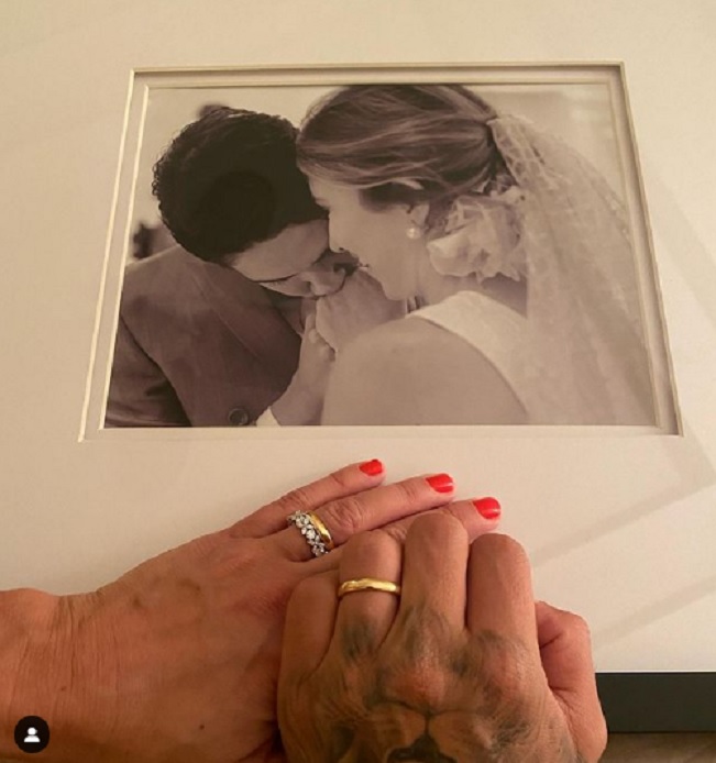 Alexandre Pato comemora 2 anos de casado com Rebeca Abravanel