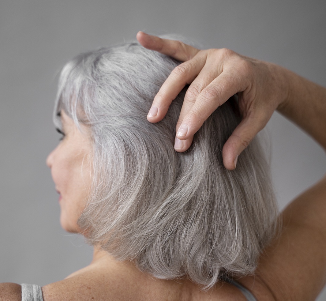 Cabelos brancos podem ser defesa do organismo contra o câncer, aponta pesquisa