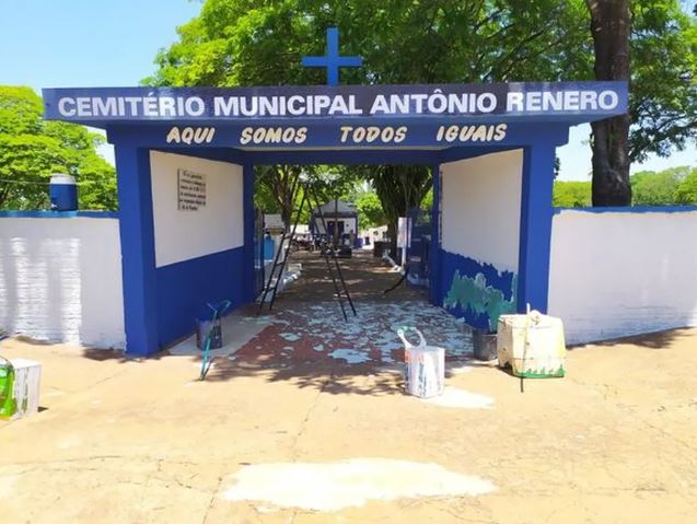 Túmulo da mãe de ex-prefeito é violado e corpo é encontrado sem roupa