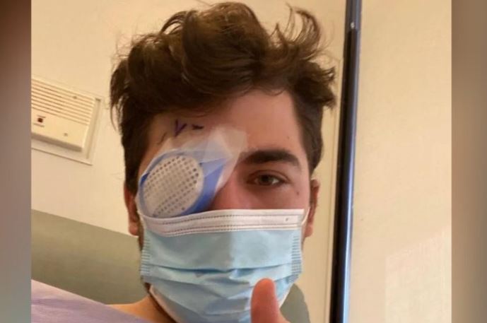 Homem perde a visão ao dormir com lente de contato