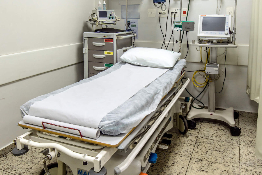 Hospital é condenado a indenizar mãe de paciente por objetos furtados