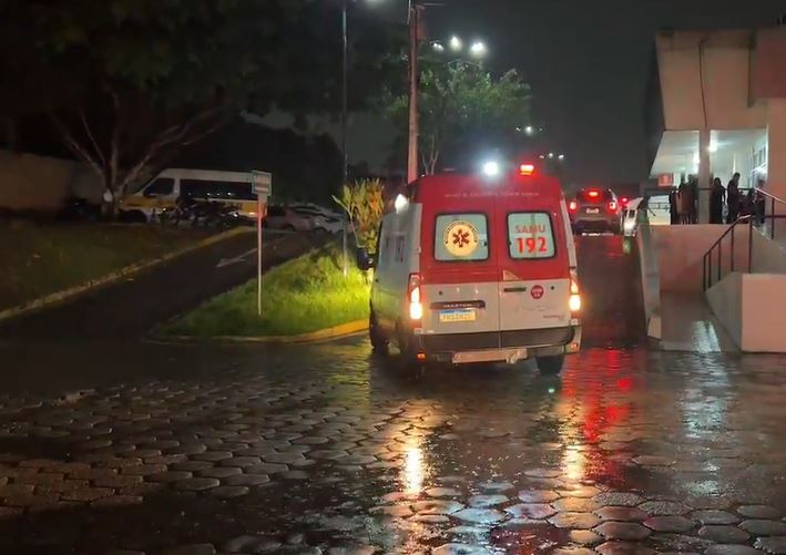 Adolescente leva tiros nas costas durante assalto em Manaus