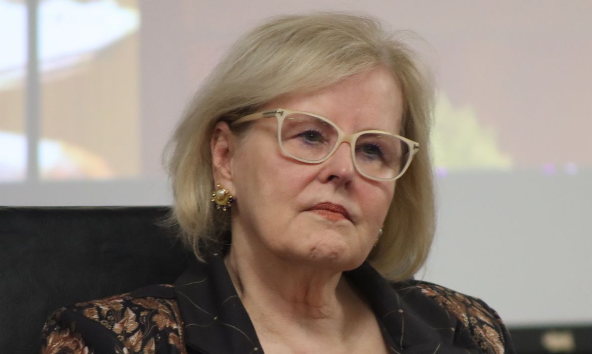 Rosa Weber adianta voto sobre revisão de aposentadorias