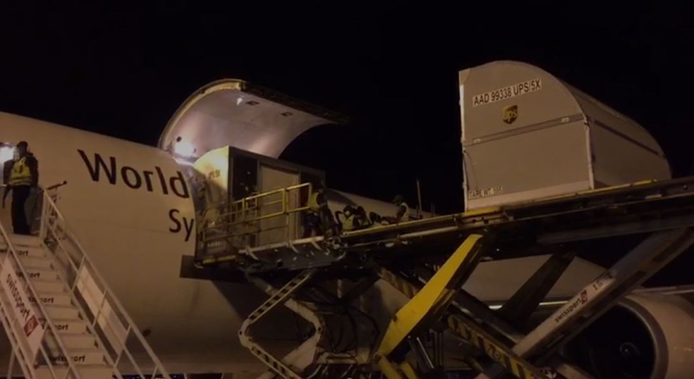 Lote com 629 mil doses de vacina da Pfizer chega ao Brasil