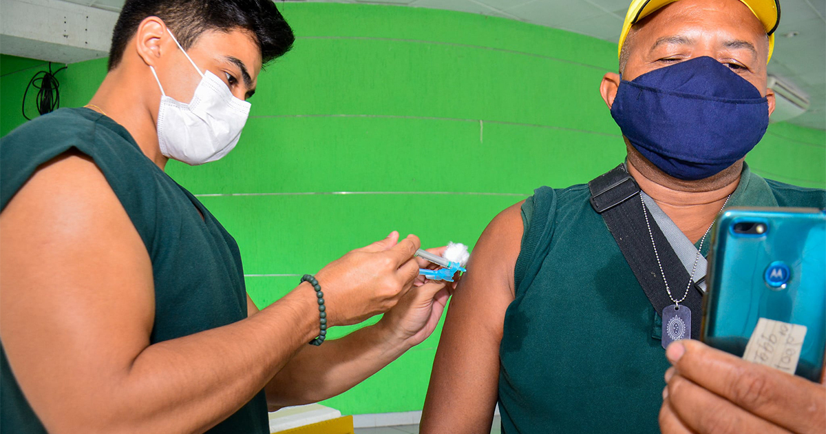 Vacinação contra a covid-19 em Manaus será retomada no dia 3 de janeiro