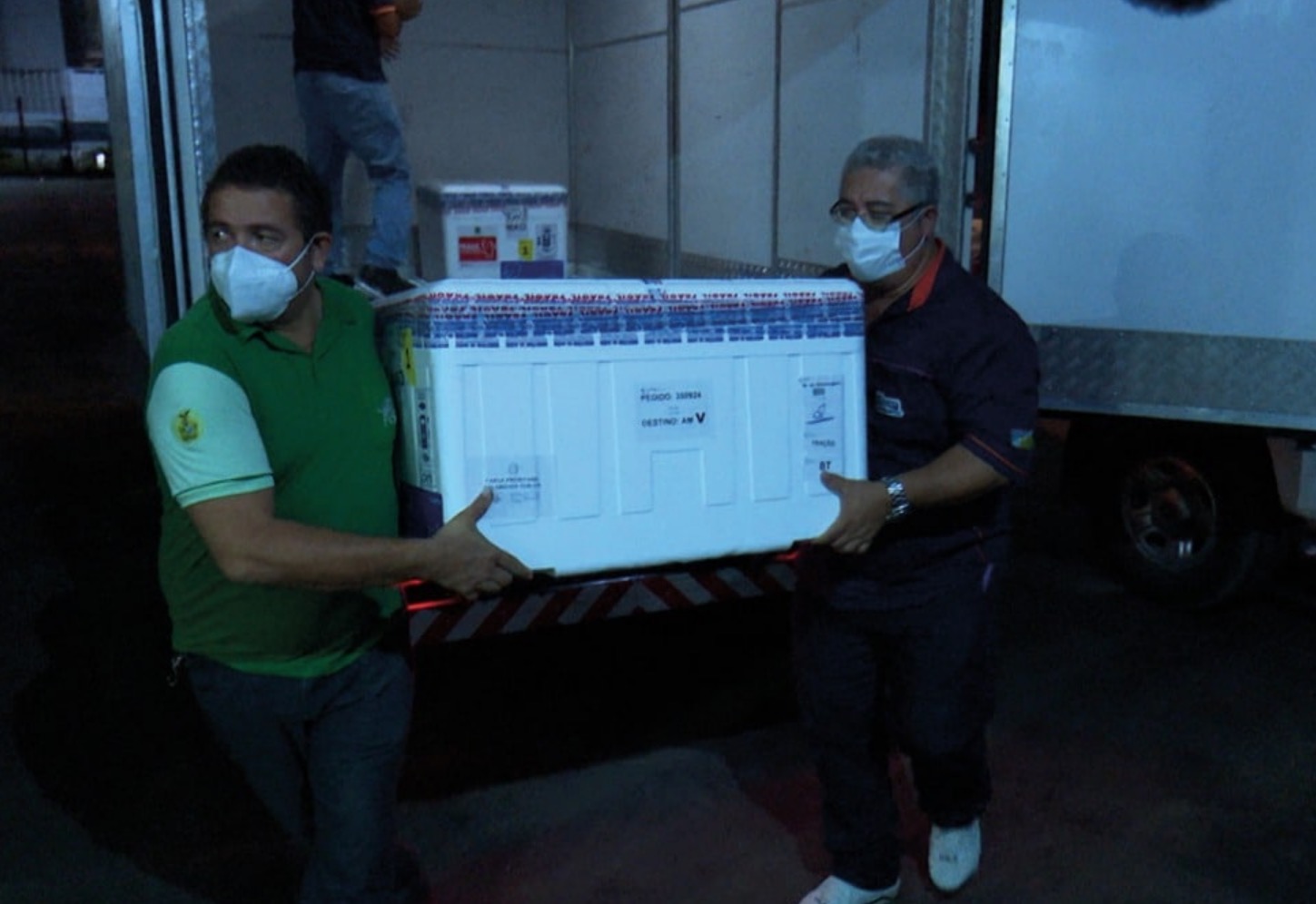 Amazonas recebe lote com 14.700 doses de vacina contra a Covid-19