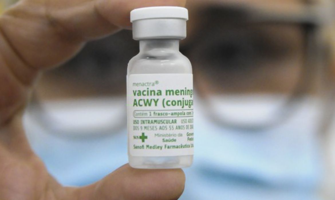 Anvisa concede registro para produção de vacina contra meningite